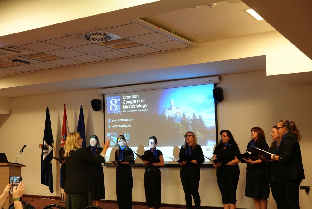 Nastup zbora na otvorenju 8. Hrvatskog mikrobiološkog kongresa
